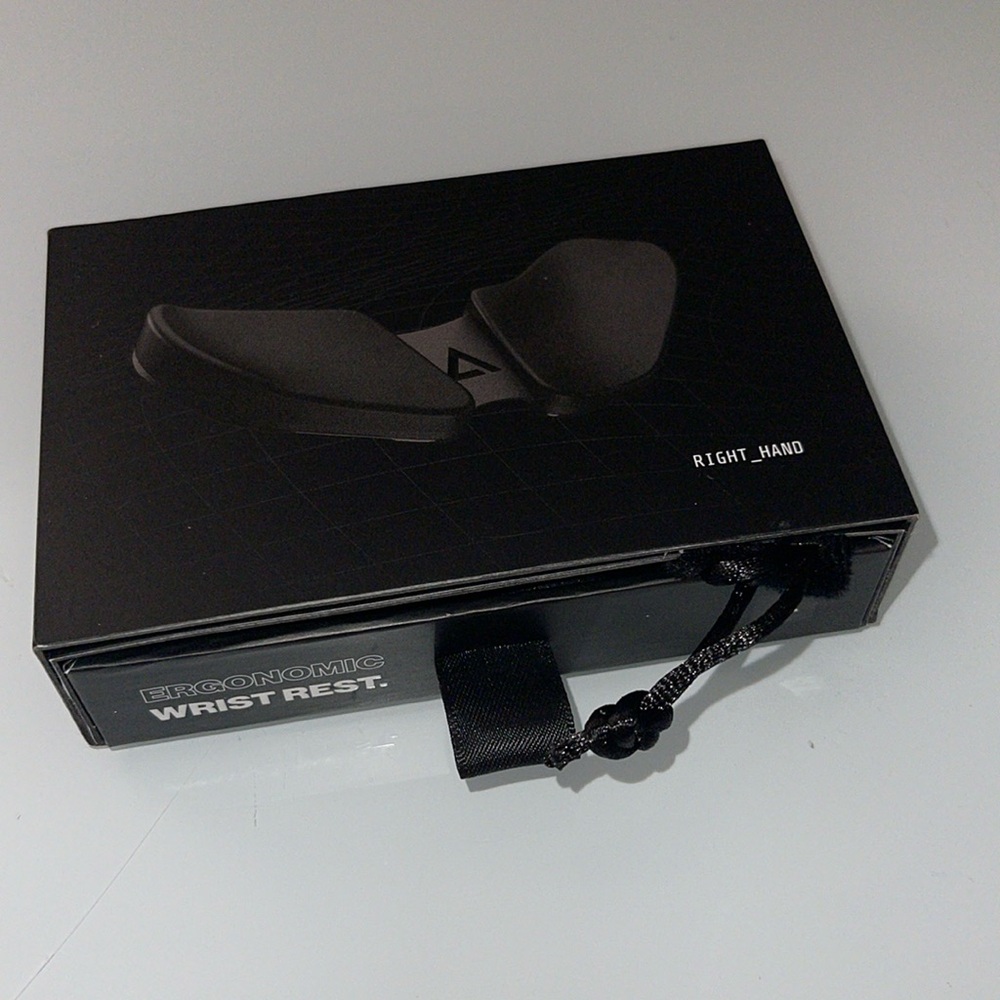 DELTAHUB Carpio 2.0 - Right-Handed Truly Ergonomic Wrist Rest for Mouse